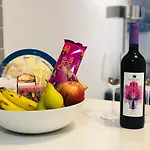 Deluxe Strada